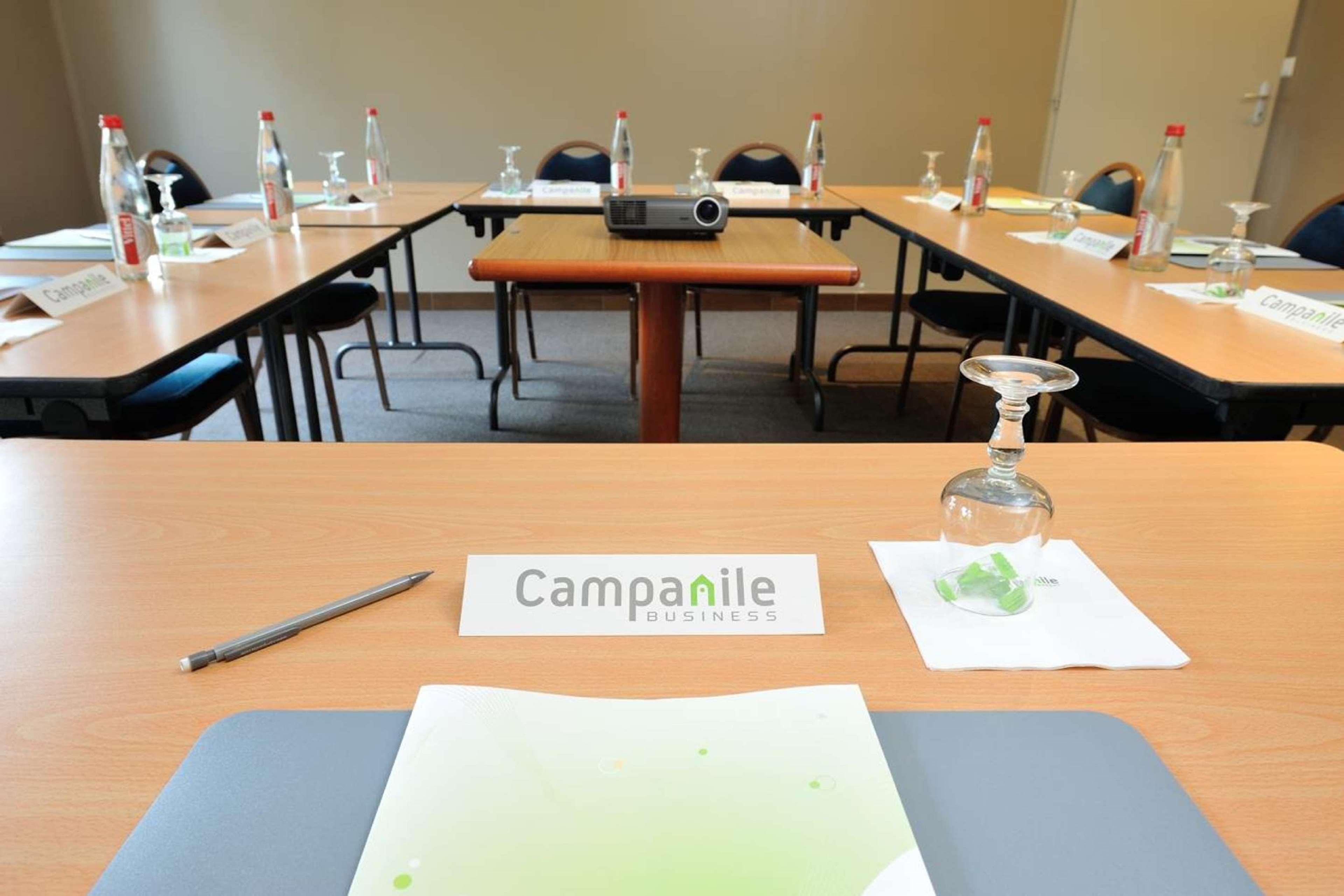 Campanile Grenoble Sud - Seyssins Hotel Exterior foto