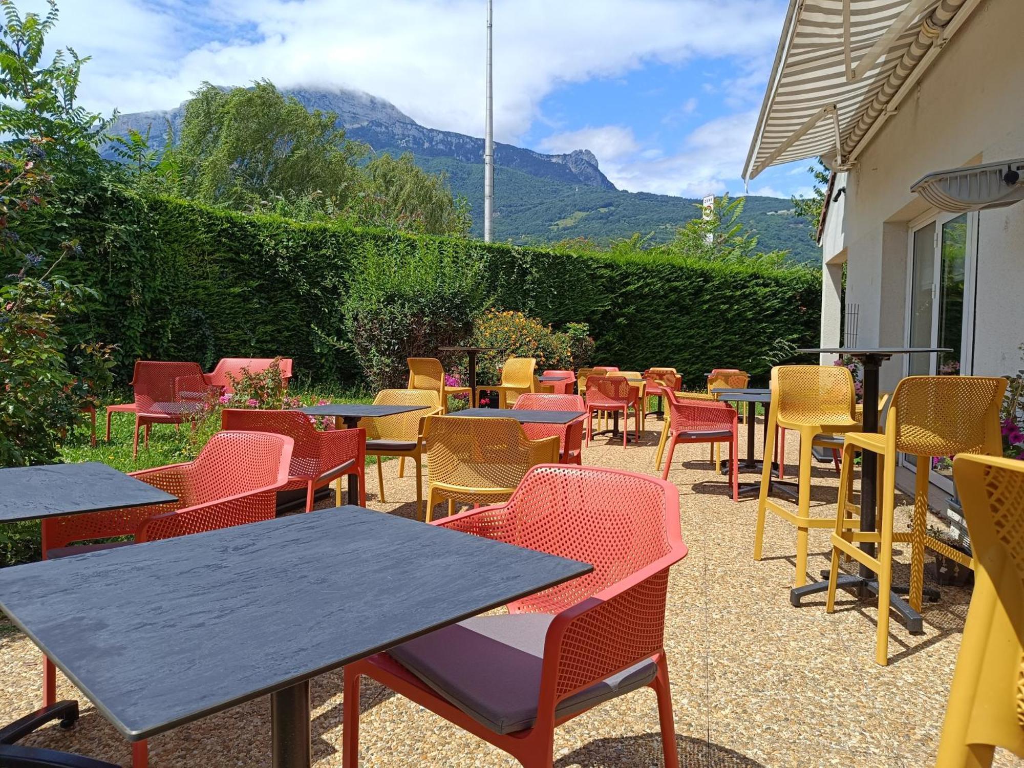 Campanile Grenoble Sud - Seyssins Hotel Exterior foto